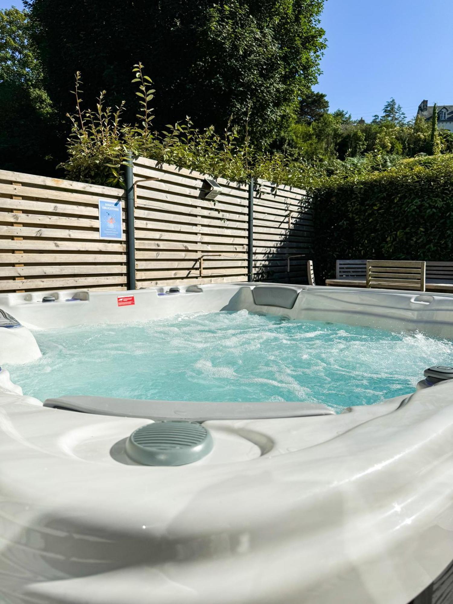 Jacuzzi Professionel Les Pieds Dans L'Eau Plage A 50 M Trévou-Tréguignec Kültér fotó