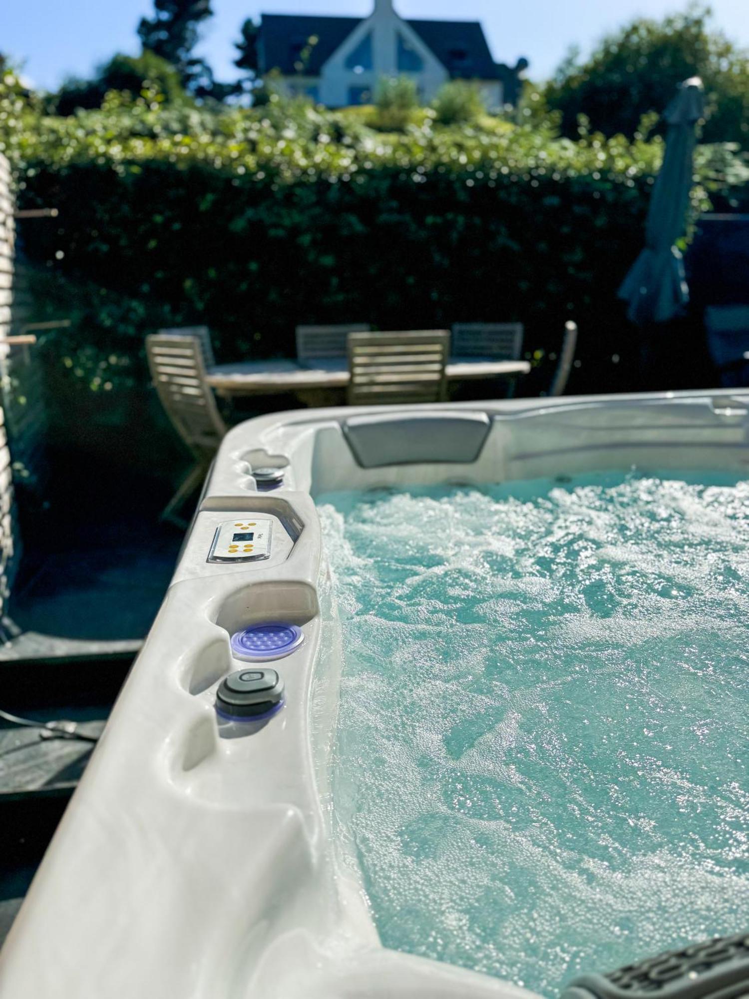 Jacuzzi Professionel Les Pieds Dans L'Eau Plage A 50 M Trévou-Tréguignec Kültér fotó